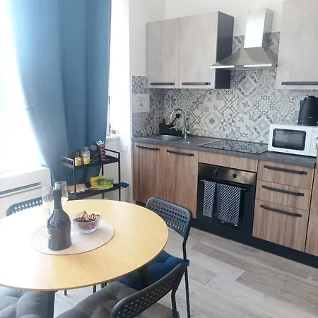 Blu House Casa Vicino Terminal Traghetti דירה