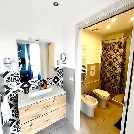 Blu House Casa Vicino Terminal Traghetti דירה *