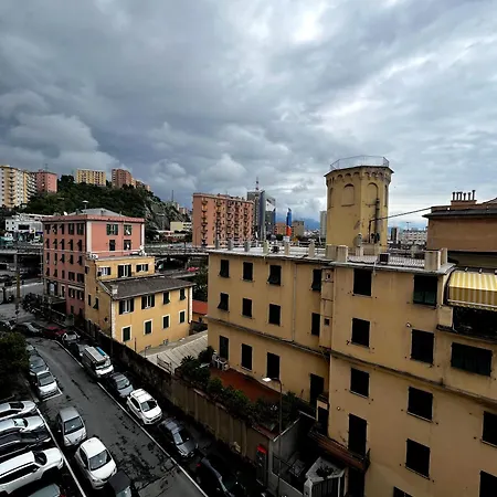 Blu House Casa Vicino Terminal Traghetti * Genua